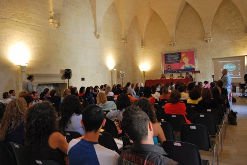Pe(n)sa Differente - Master 2015